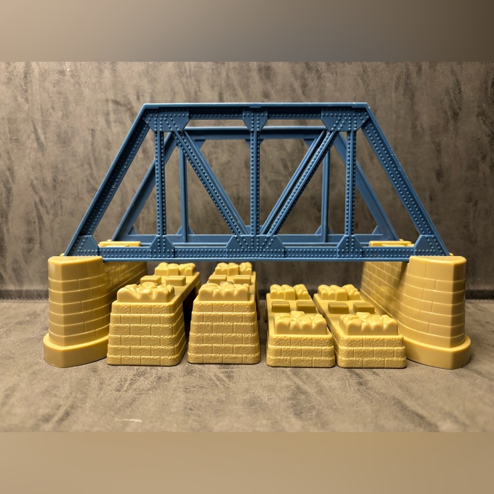 Thomas & Friends Elevated Train Track Bridge & Track Connector Support Risers